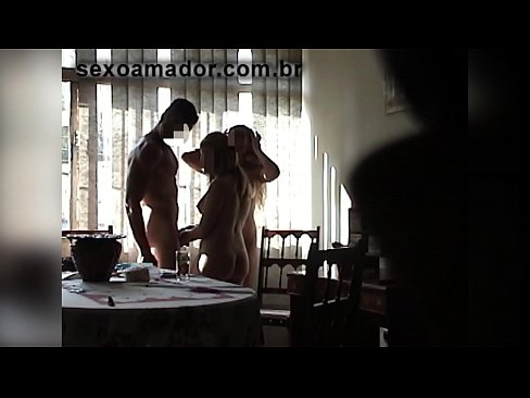 ❤️ جنسی دوست ایک دیو آدمی اور اس کے ساتھ ایک تھریسم کو مدعو کرتے ہیں۔ ❤️❌ مقعد فحش  ️❤